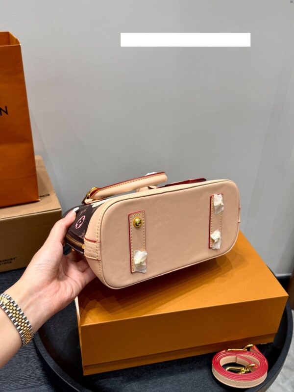 Modern Style Trendy LV Handbag L2061