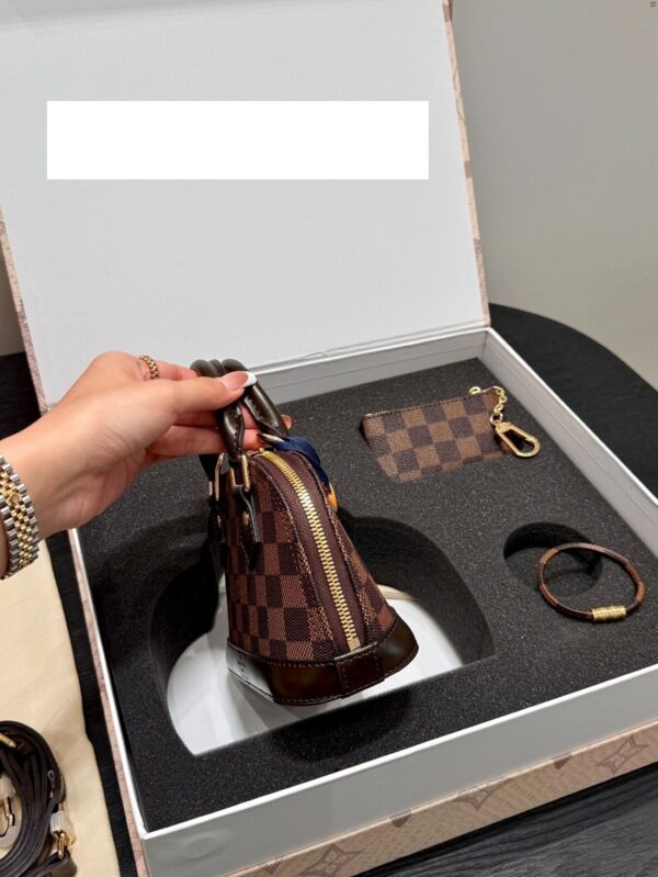 Modern Style Trendy LV Handbag L2060