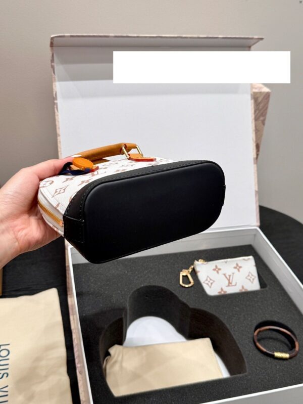 Modern Style Trendy LV Handbag L2060