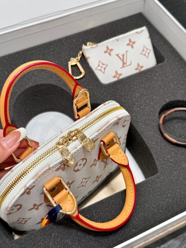 Modern Style Trendy LV Handbag L2060