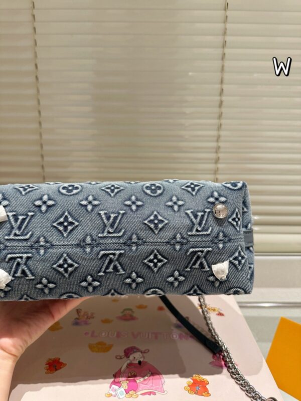 Modern Style Trendy LV Handbag L2042