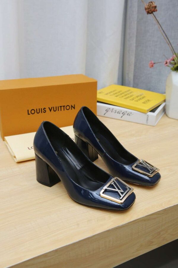 New Collection Fashion Women LV Shoes 011