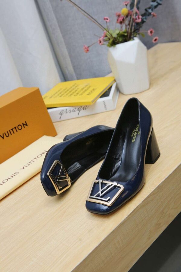 New Collection Fashion Women LV Shoes 011