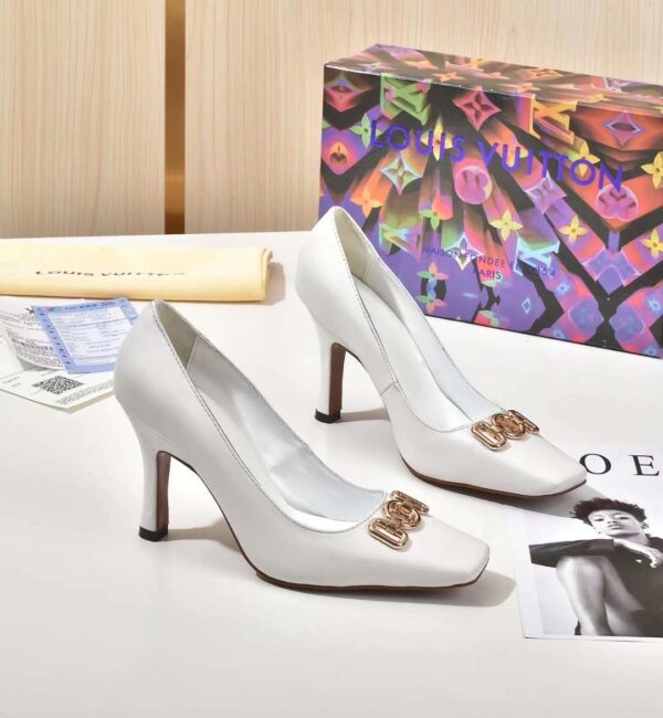 New Collection Fashion Women LV Shoes 050