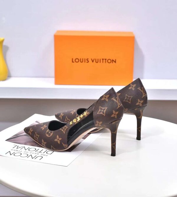 New Collection Fashion Women LV Shoes 045