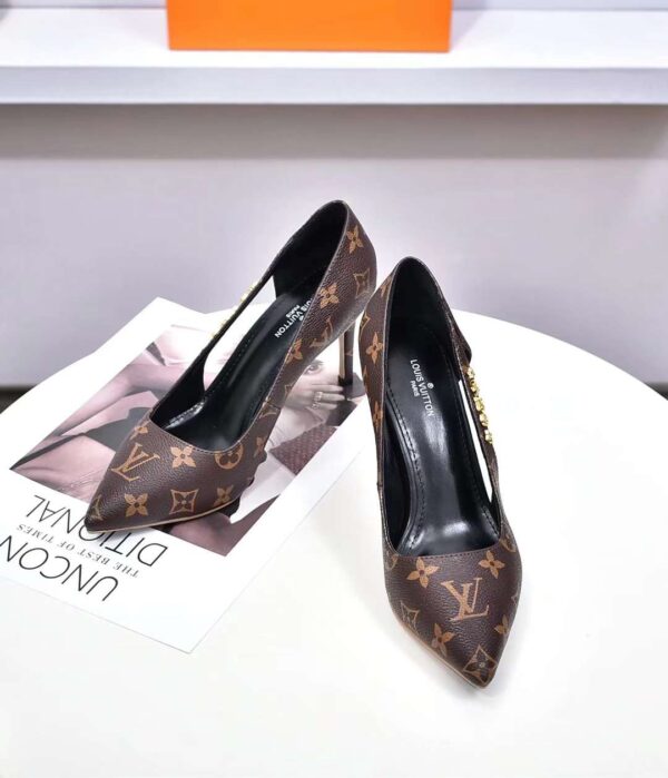 New Collection Fashion Women LV Shoes 045