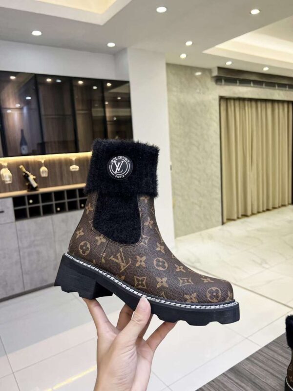 New Collection Fashion Women LV Shoes 022 – Color 1