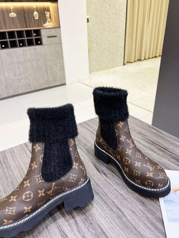 New Collection Fashion Women LV Shoes 022