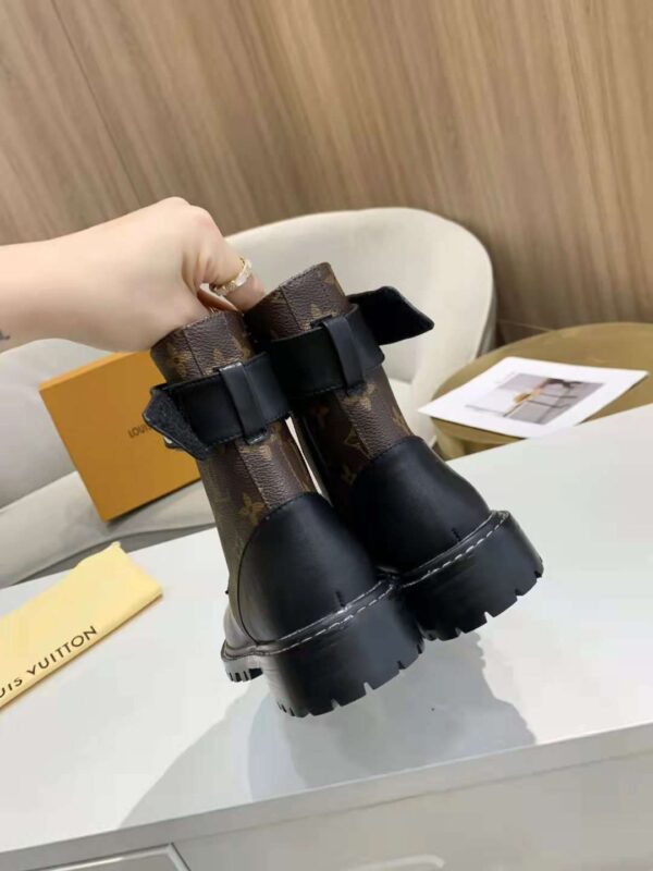 New Collection Fashion Women LV Shoes 021