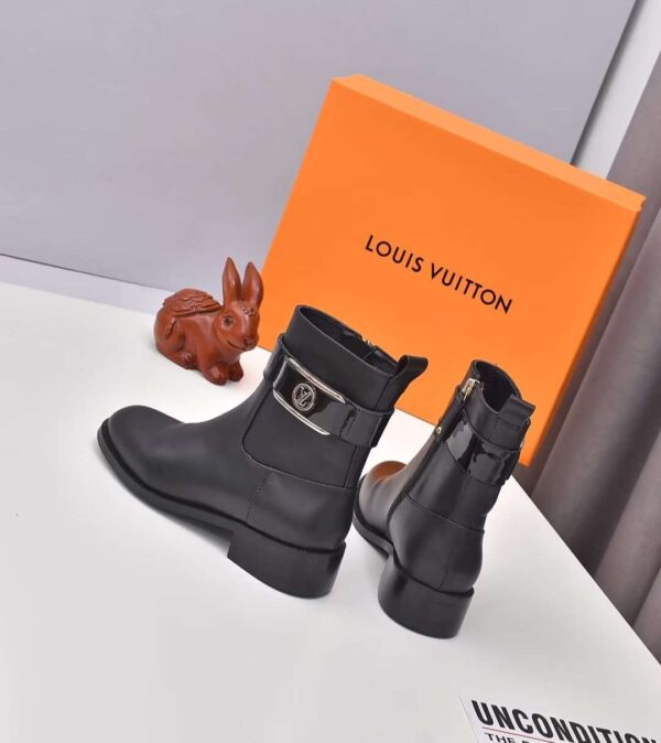 New Collection Fashion Women LV Shoes 013