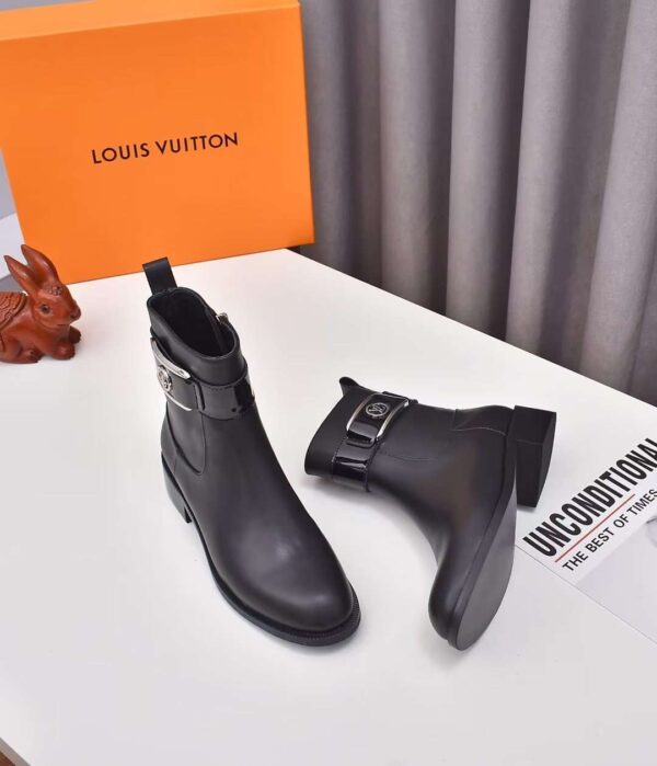 New Collection Fashion Women LV Shoes 013