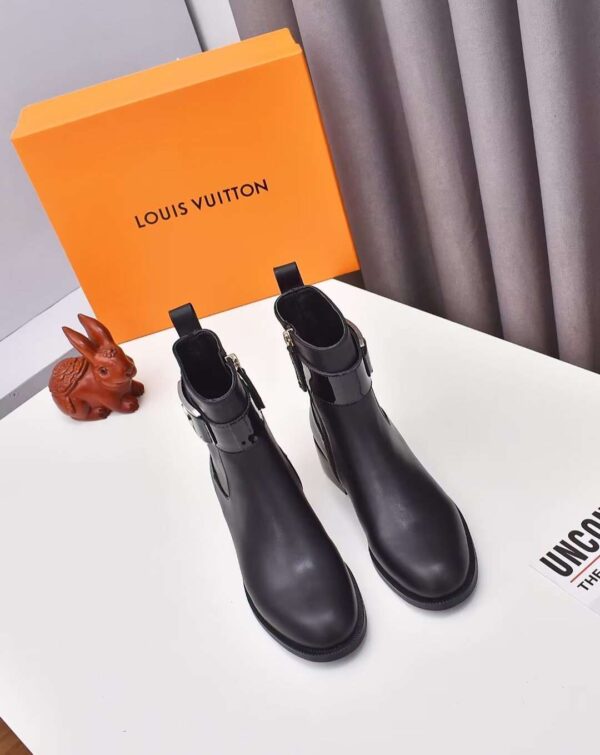 New Collection Fashion Women LV Shoes 013