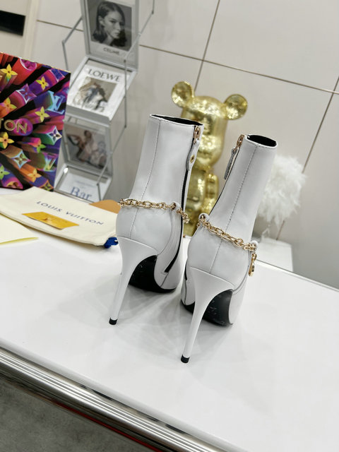 New Collection Fashion Women LV Shoes 096