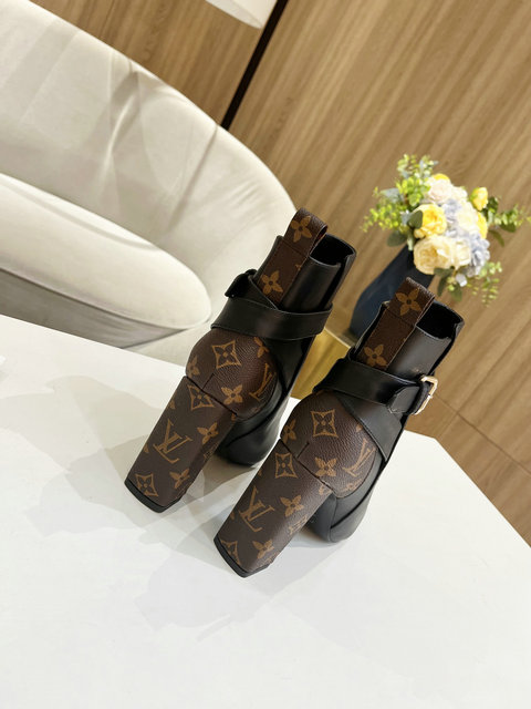 New Collection Fashion Women LV Shoes 094