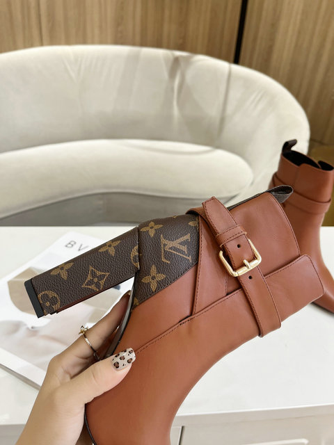 New Collection Fashion Women LV Shoes 094