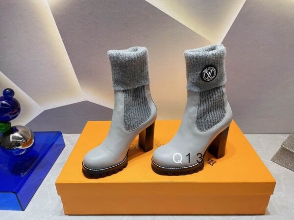 New Collection Fashion Women LV Shoes 092