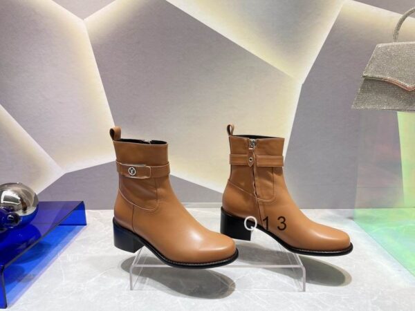 New Collection Fashion Women LV Shoes 090