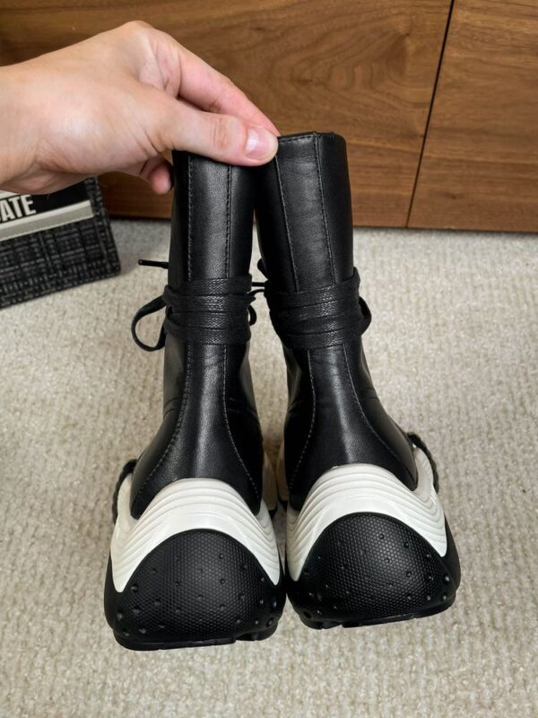 New Collection Fashion Valentino Women Shoes 021