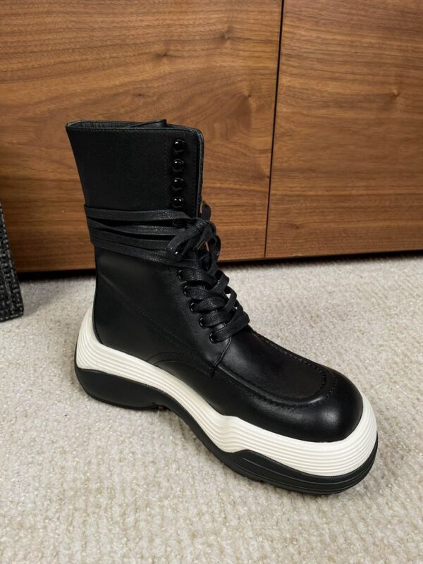 New Collection Fashion Valentino Women Shoes 021