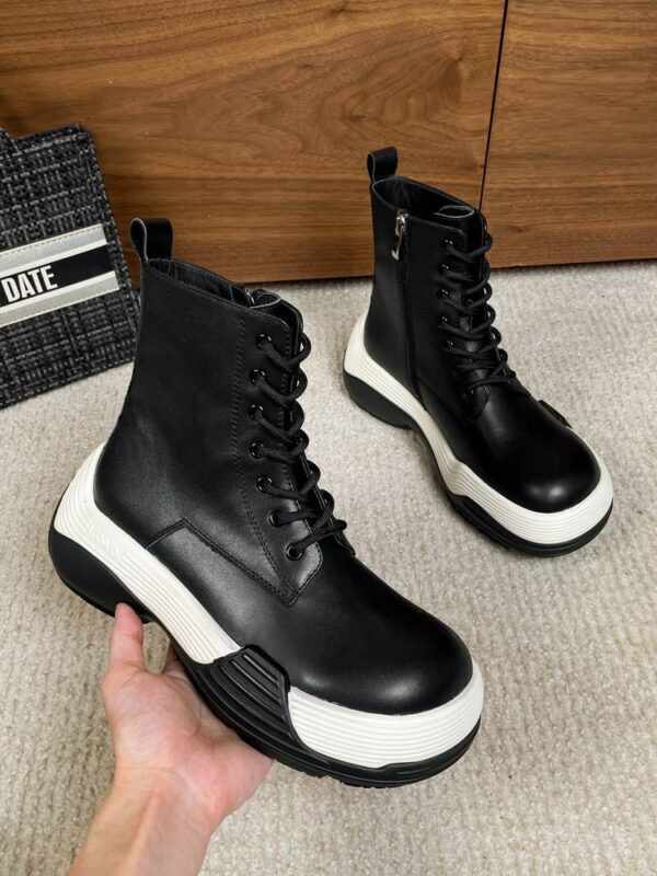 New Collection Fashion Valentino Women Shoes 019