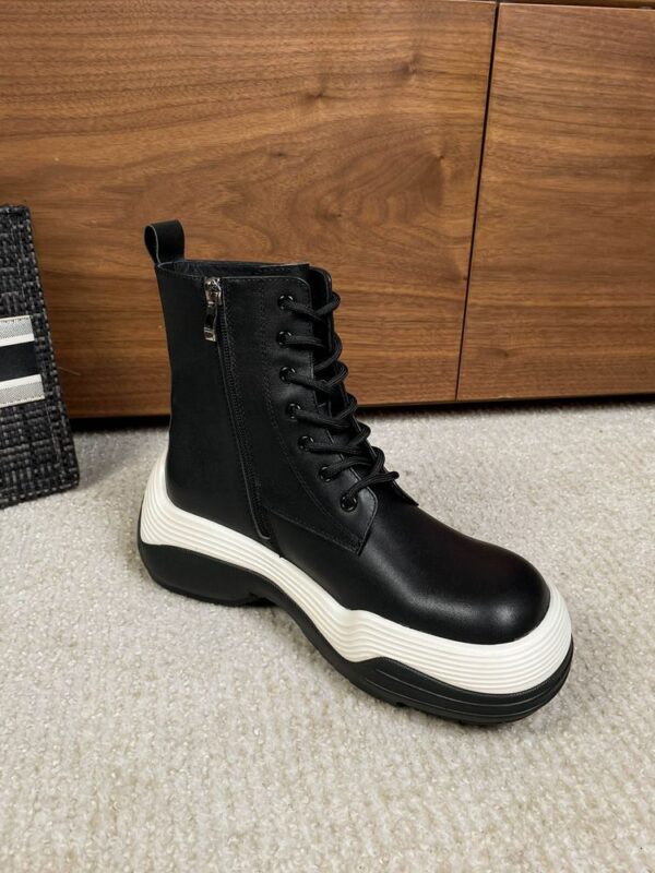 New Collection Fashion Valentino Women Shoes 019