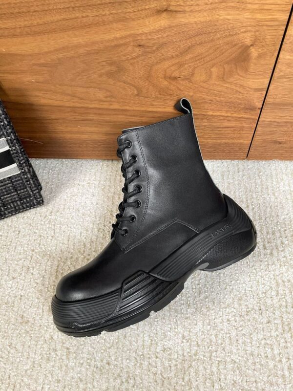 New Collection Fashion Valentino Women Shoes 018