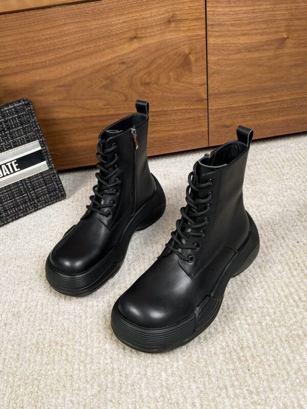 New Collection Fashion Valentino Women Shoes 018
