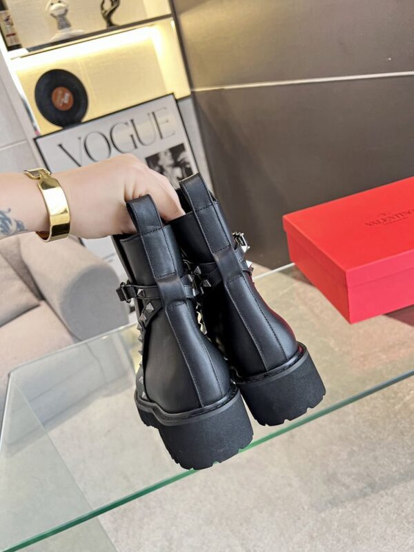 New Collection Fashion Valentino Women Shoes 017
