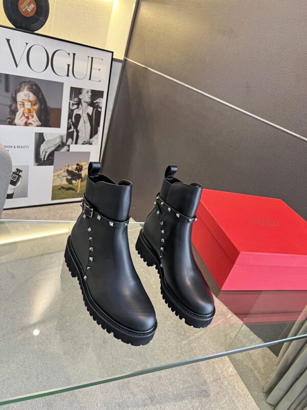New Collection Fashion Valentino Women Shoes 017