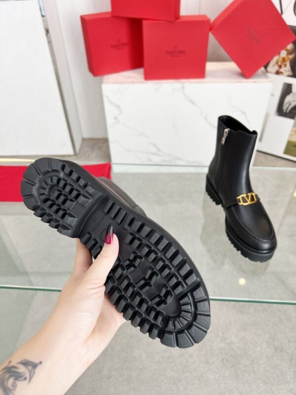 New Collection Fashion Valentino Women Shoes 016