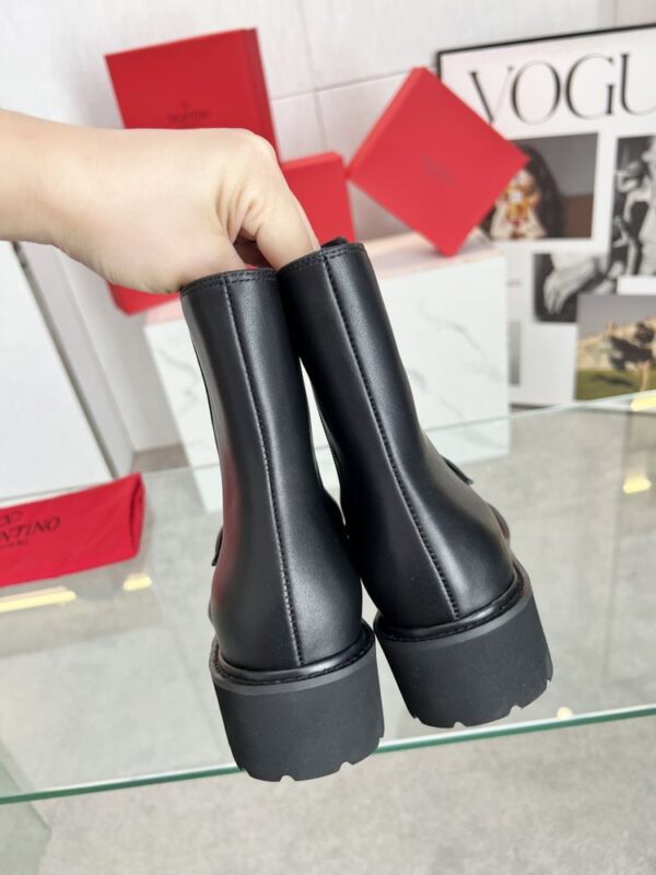 New Collection Fashion Valentino Women Shoes 016