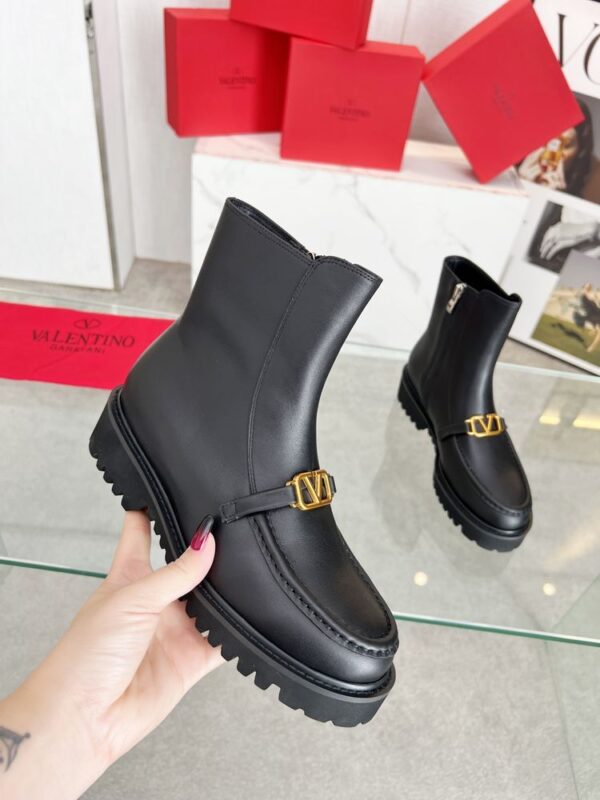 New Collection Fashion Valentino Women Shoes 016