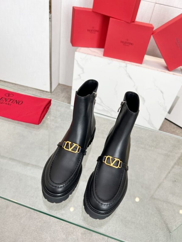 New Collection Fashion Valentino Women Shoes 016