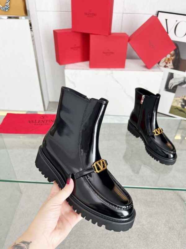 New Collection Fashion Valentino Women Shoes 015