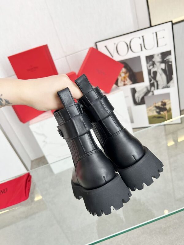 New Collection Fashion Valentino Women Shoes 013