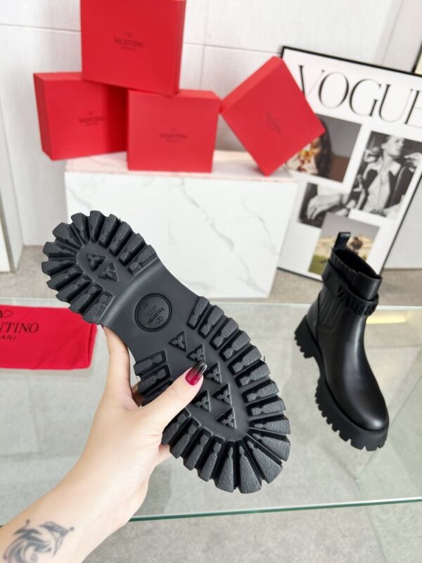 New Collection Fashion Valentino Women Shoes 013