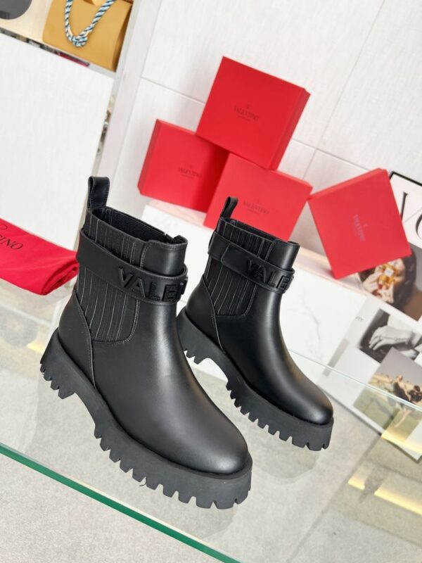 New Collection Fashion Valentino Women Shoes 013