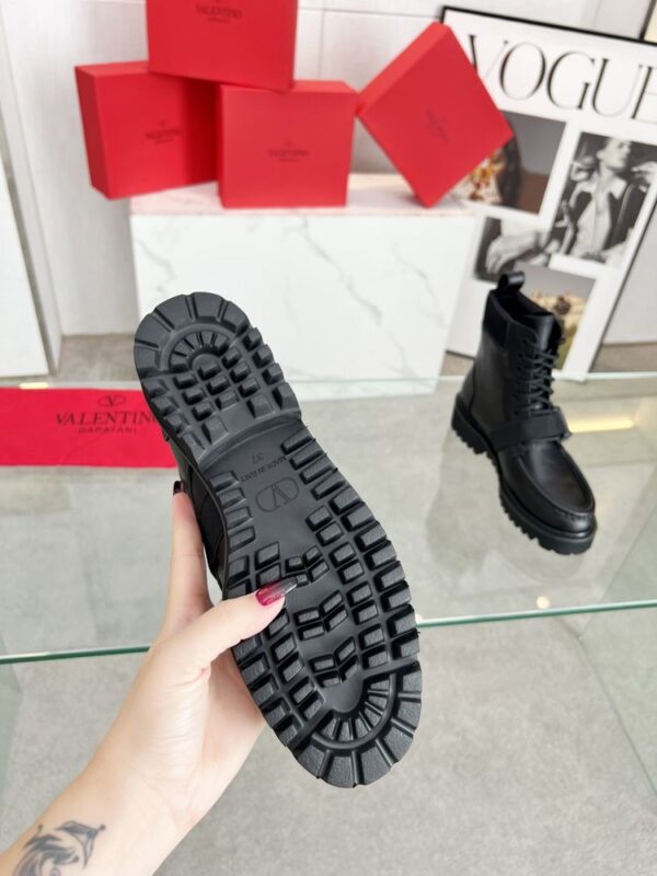New Collection Fashion Valentino Women Shoes 012