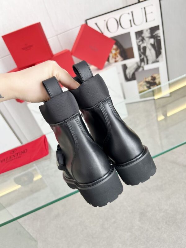 New Collection Fashion Valentino Women Shoes 012