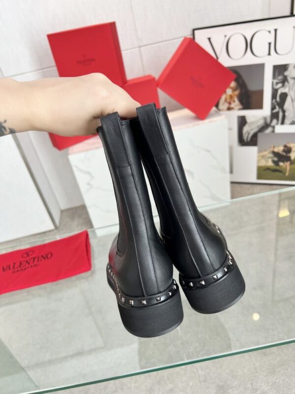 New Collection Fashion Valentino Women Shoes 007