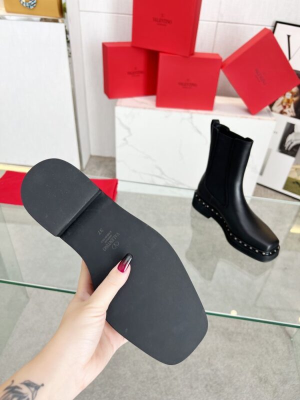 New Collection Fashion Valentino Women Shoes 007