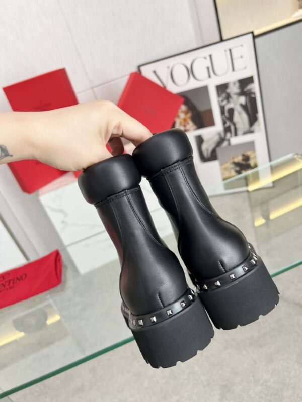 New Collection Fashion Valentino Women Shoes 006
