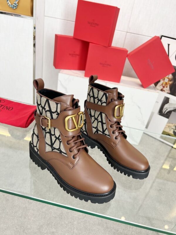 New Collection Fashion Valentino Women Shoes 005
