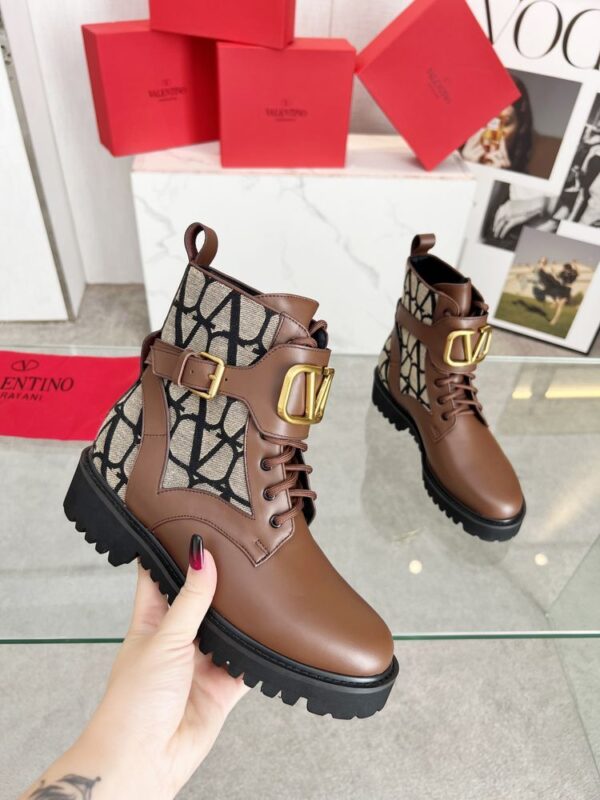 New Collection Fashion Valentino Women Shoes 005