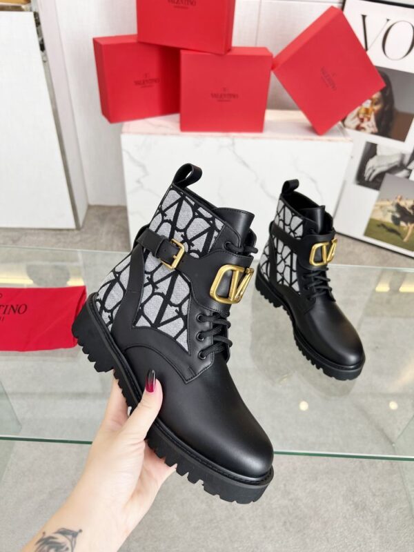 New Collection Fashion Valentino Women Shoes 004