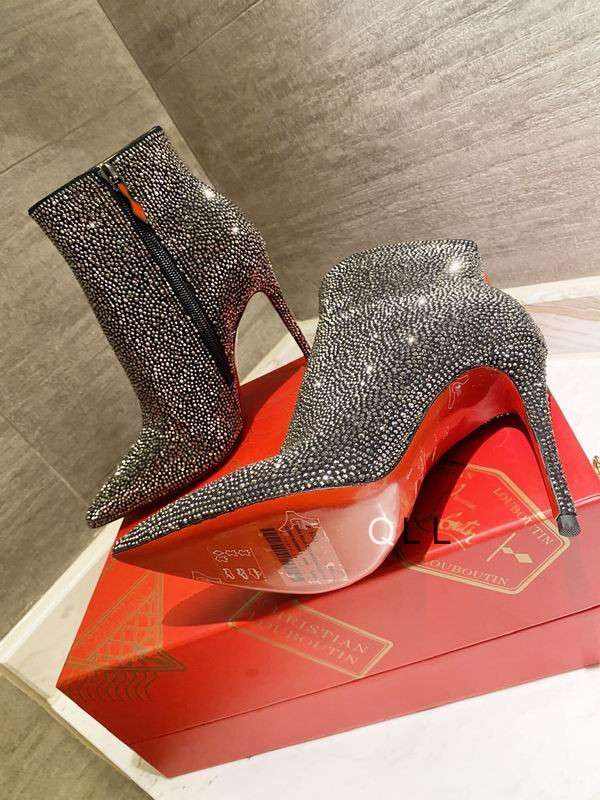New Fashion Christian Louboutin Women Shoes 050