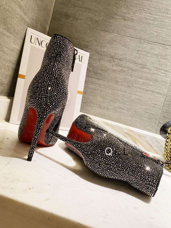 New Fashion Christian Louboutin Women Shoes 050