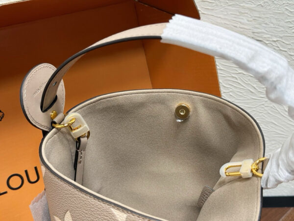 Modern Style Trendy Bag L5350