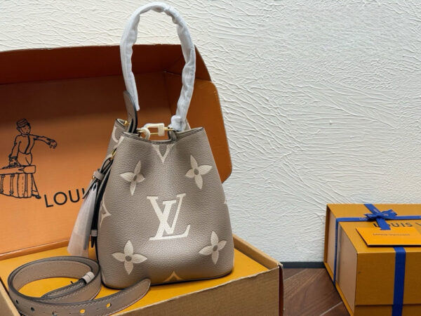 Modern Style Trendy Bag L5350