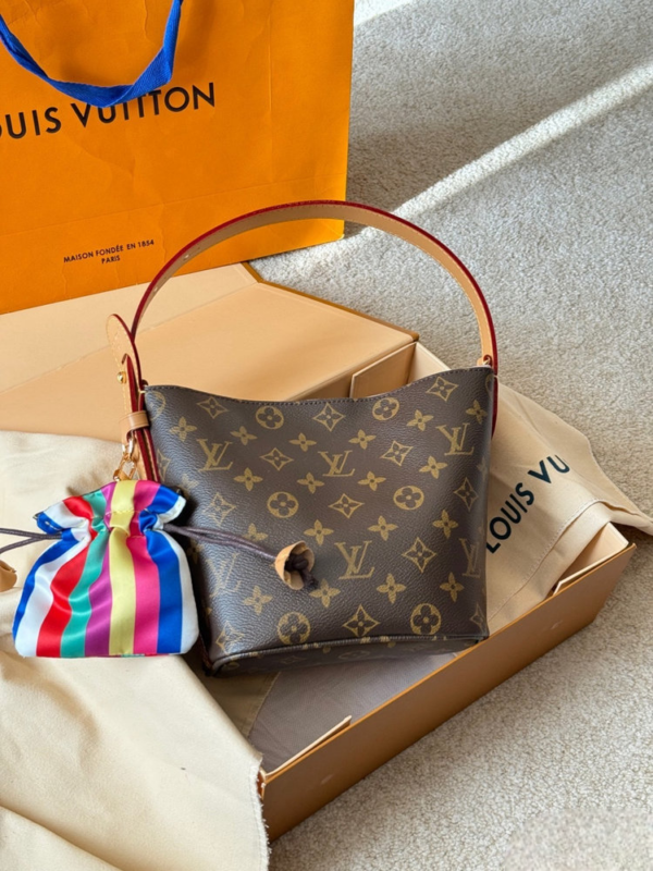 Modern Style Trendy Bag L5330
